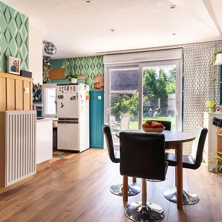 Spacious In Tastefully Decorated House Feriehus